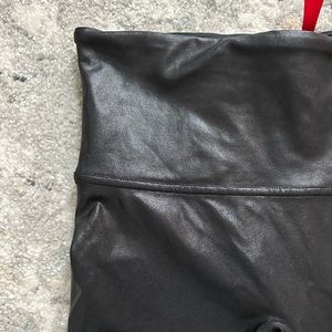 Womens LG Spanx shiney “leather look” black leggings! Be holiday party ready!
